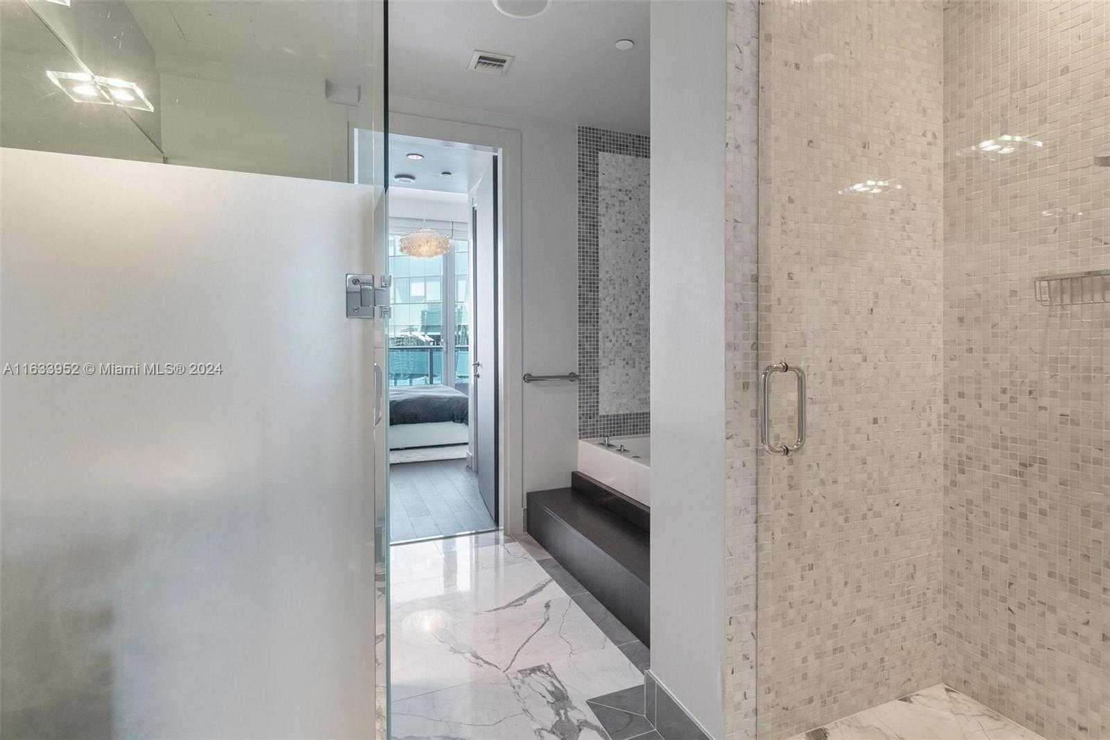Small Image of 200 BISCAYNE BOULEVARD WAY #5211, Miami Number 22