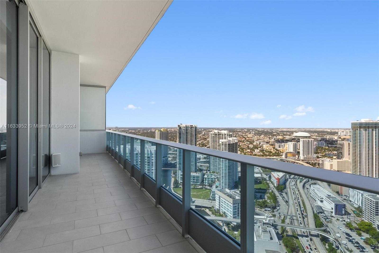 Small Image of 200 BISCAYNE BOULEVARD WAY #5211, Miami Number 27