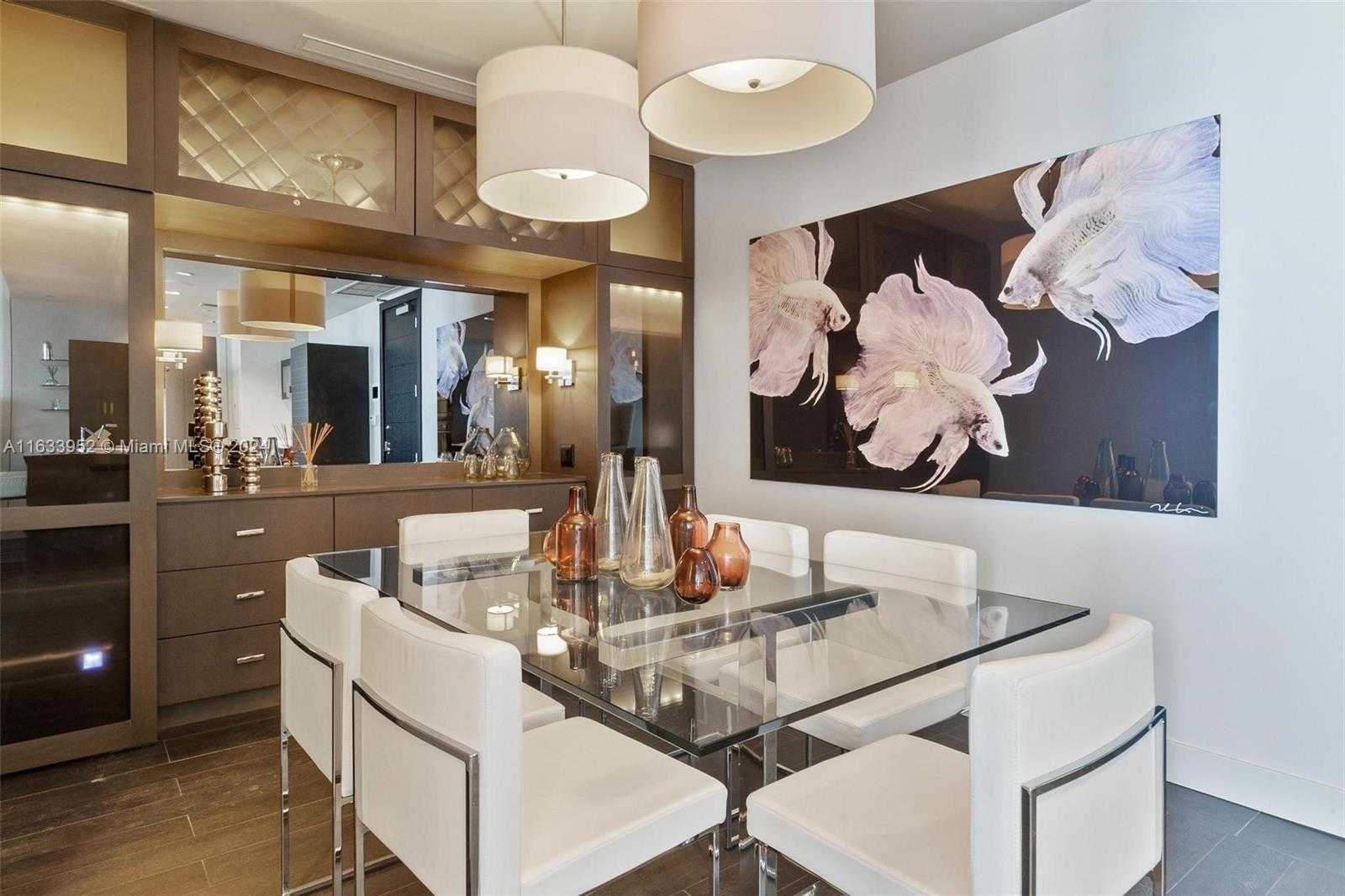 Small Image of 200 BISCAYNE BOULEVARD WAY #5211, Miami Number 4