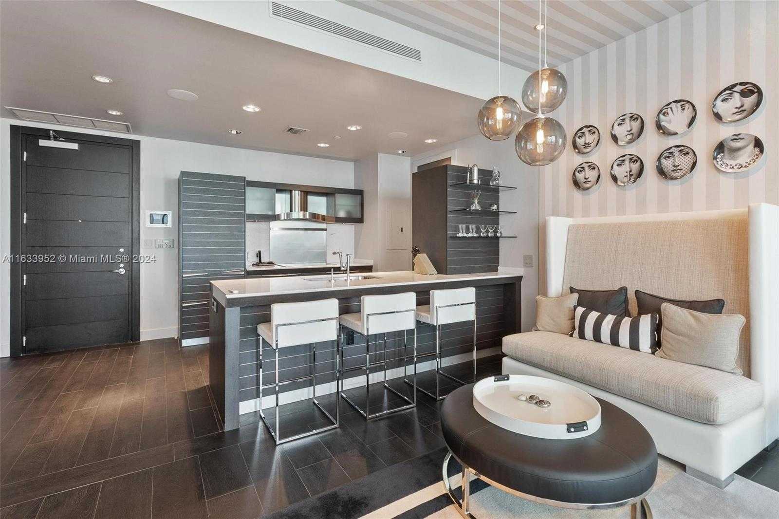 Small Image of 200 BISCAYNE BOULEVARD WAY #5211, Miami Number 5