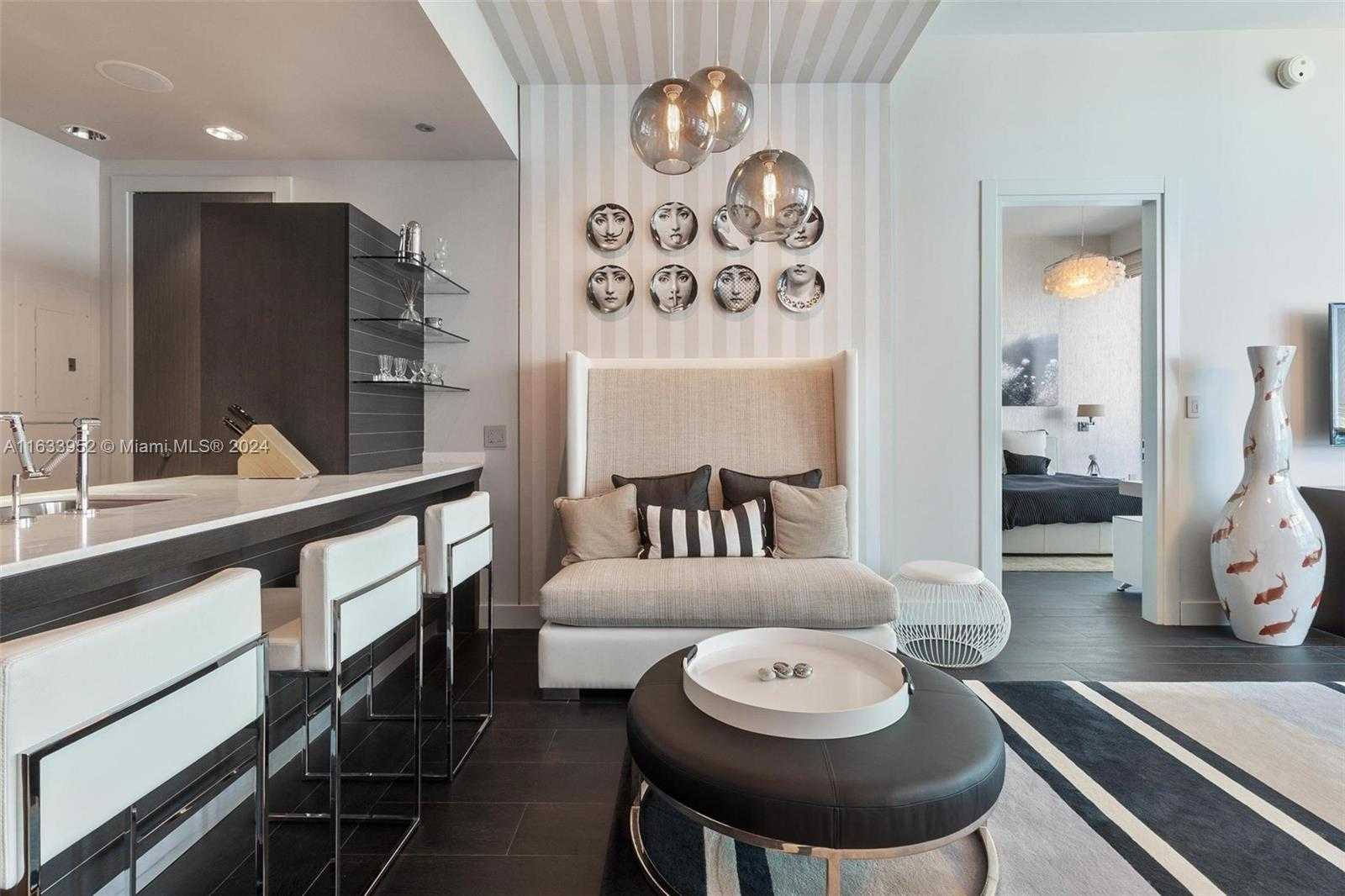 Small Image of 200 BISCAYNE BOULEVARD WAY #5211, Miami Number 6