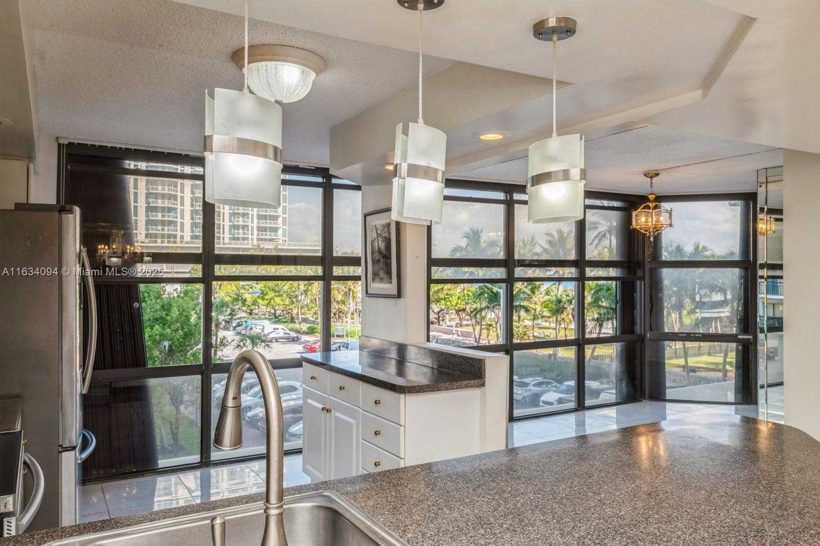 Small Image of 6423 COLLINS AVE #310, Miami Beach Number 11