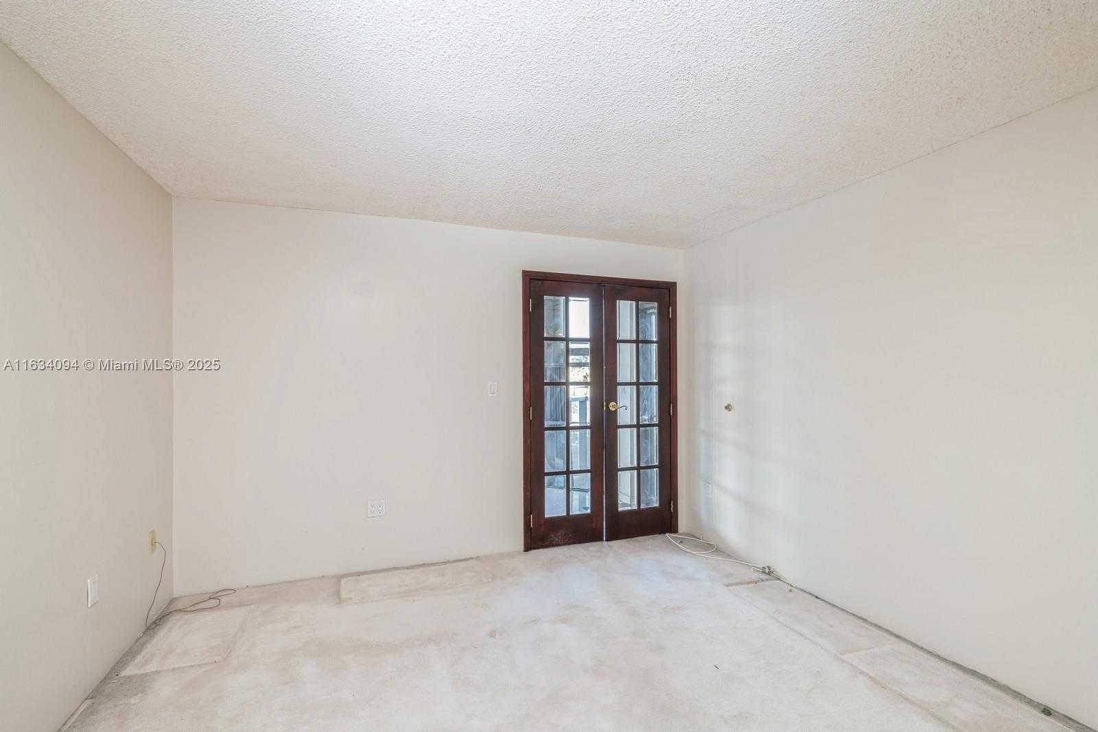 Small Image of 6423 COLLINS AVE #310, Miami Beach Number 17