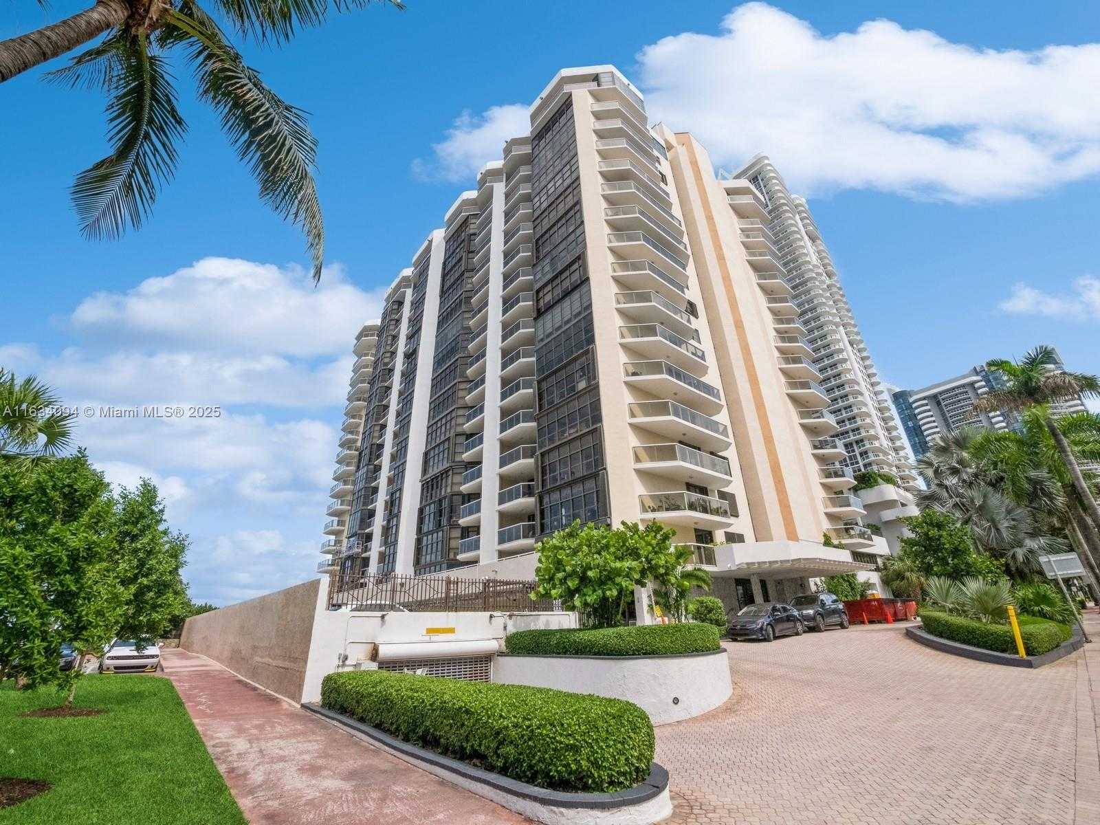 Small Image of 6423 COLLINS AVE #310, Miami Beach Number 25