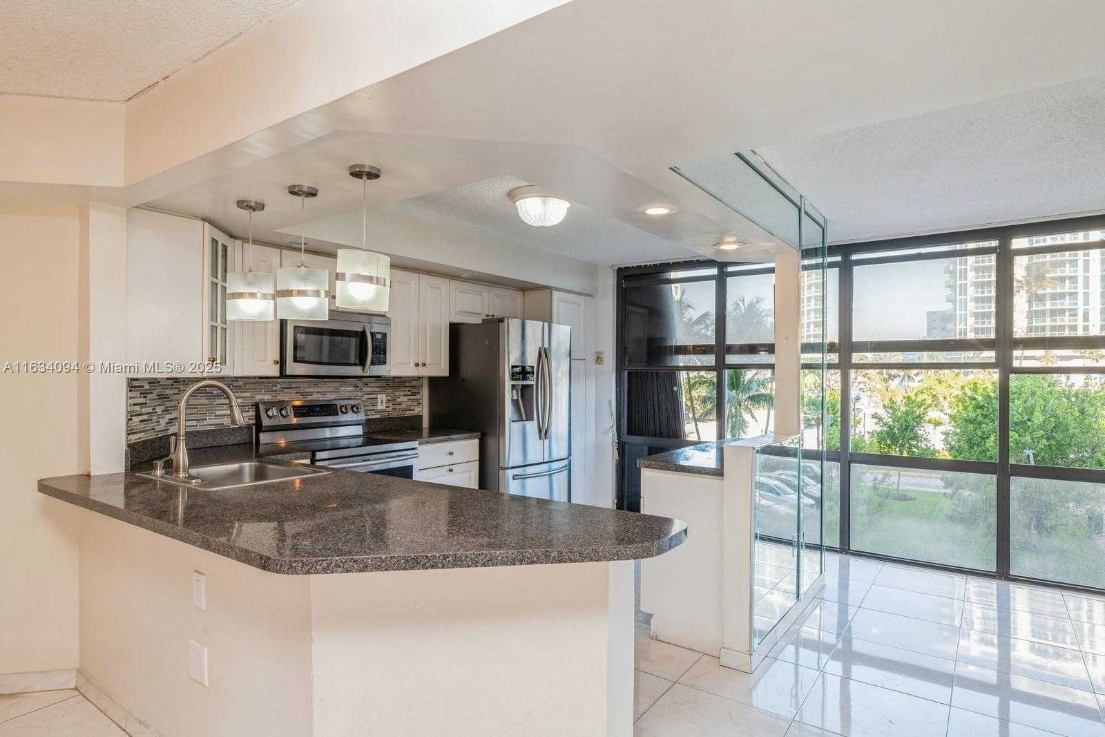 Small Image of 6423 COLLINS AVE #310, Miami Beach Number 8
