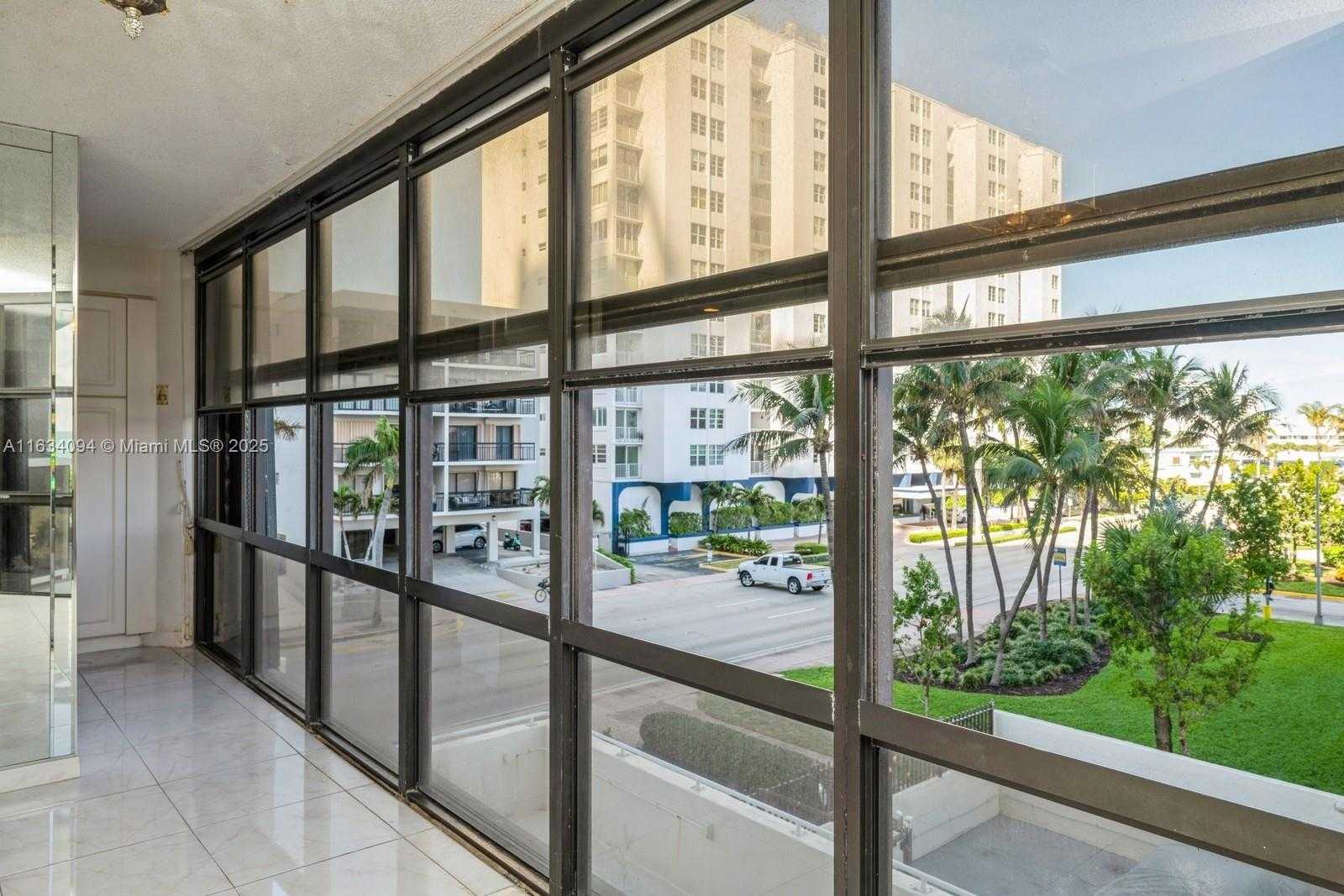 Small Image of 6423 COLLINS AVE #310, Miami Beach Number 9
