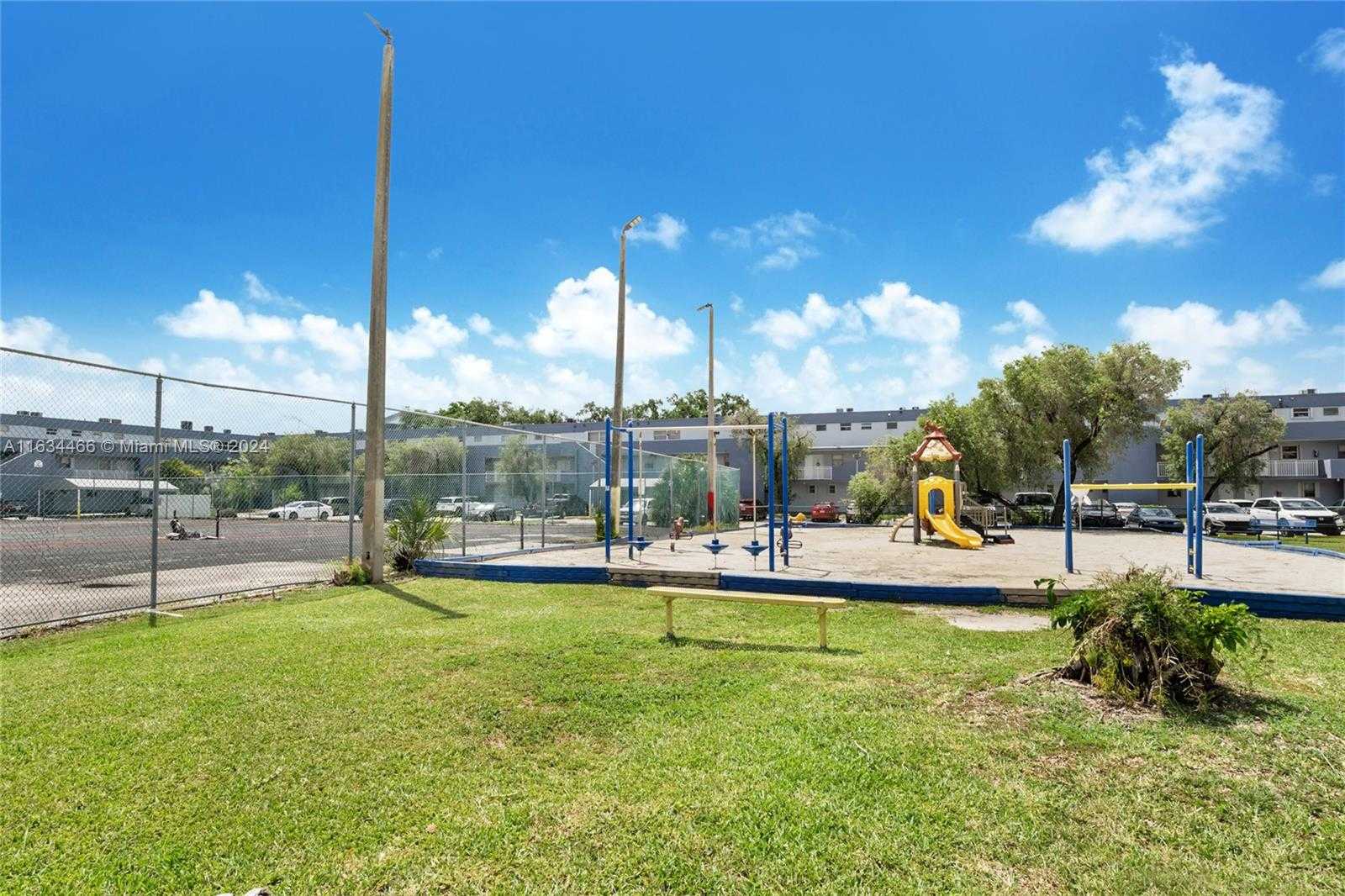Small Image of 9367 FONTAINEBLEAU BLVD #G115, Miami Number 12