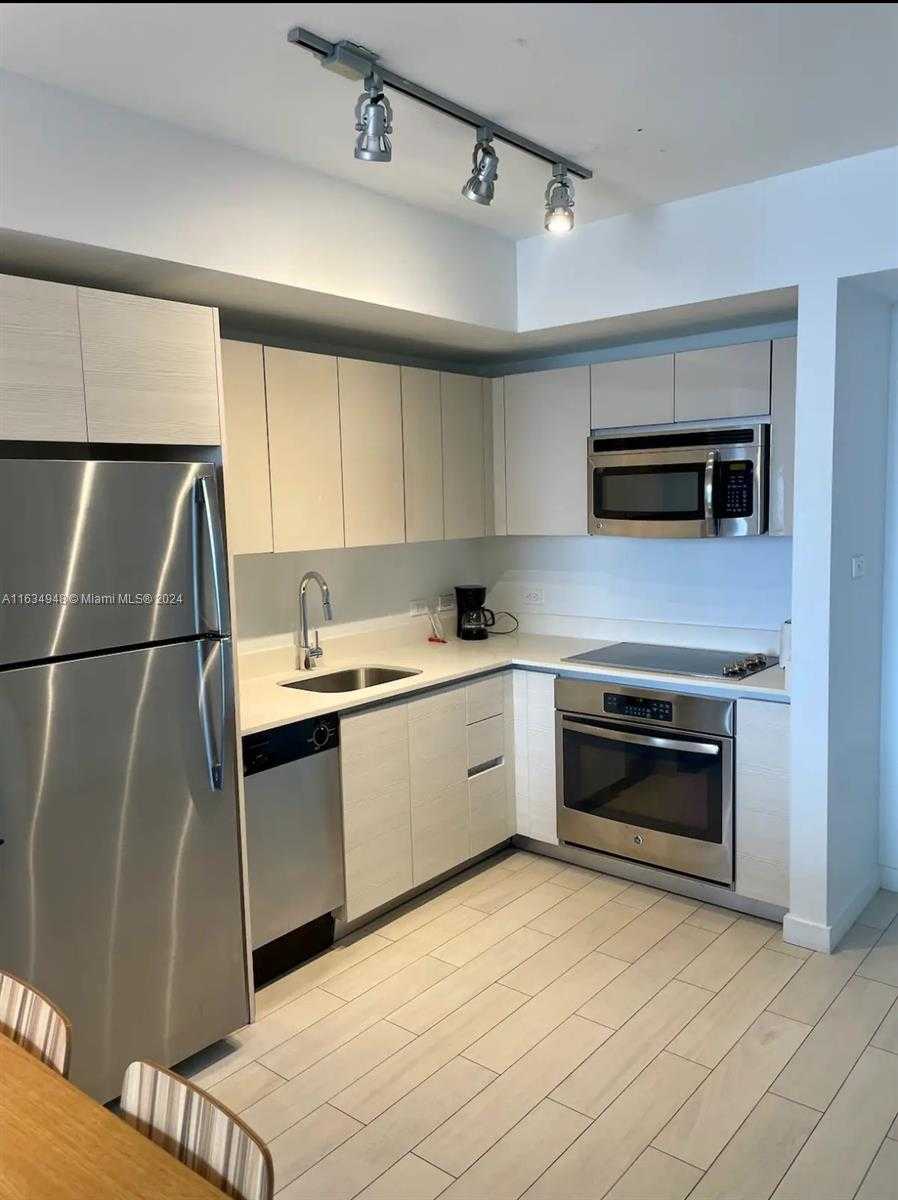 Small Image of 2602 E Hallandale Beach Blvd, Hallandale Beach, FL 33009, USA Number 12
