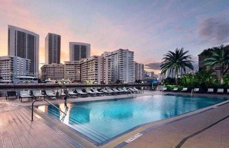 Small Image of 2602 E Hallandale Beach Blvd, Hallandale Beach, FL 33009, USA Number 15