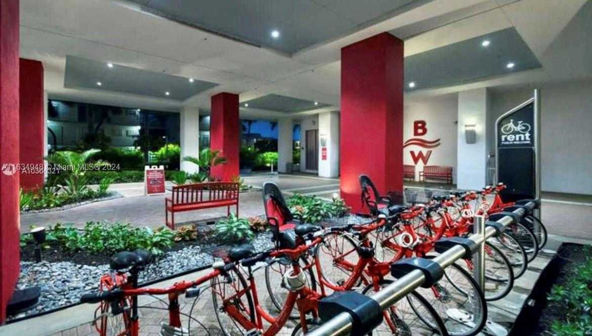 Small Image of 2602 E Hallandale Beach Blvd, Hallandale Beach, FL 33009, USA Number 20