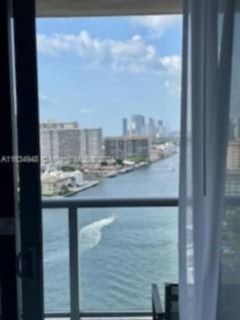 Small Image of 2602 E Hallandale Beach Blvd, Hallandale Beach, FL 33009, USA Number 7