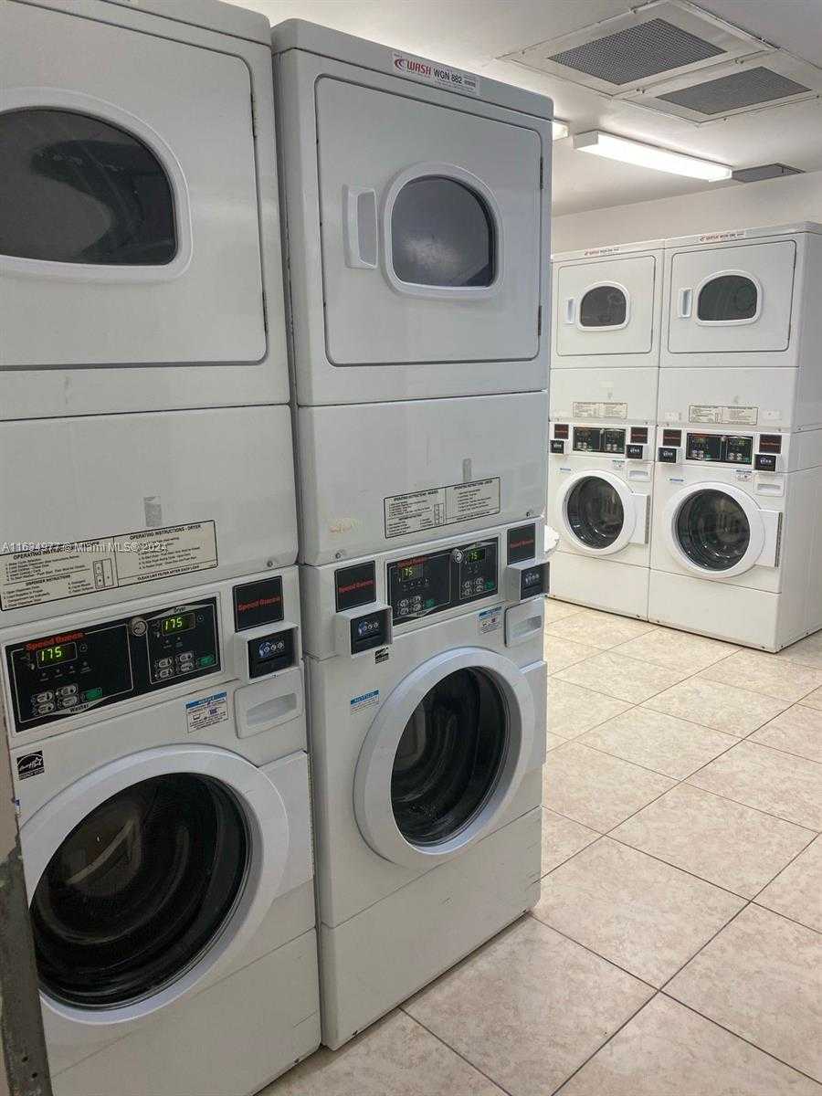 Small Image of 5445 COLLINS AVE #1607, Miami Beach Number 12