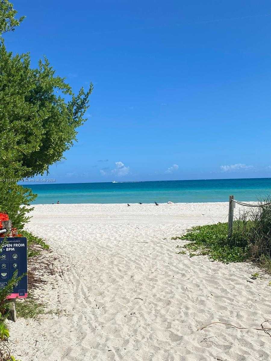 Small Image of 5445 COLLINS AVE #1607, Miami Beach Number 13