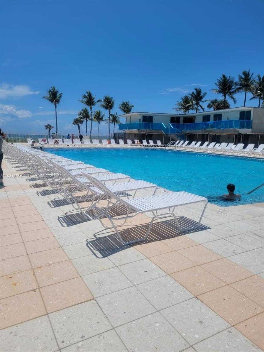 Small Image of 5445 COLLINS AVE #1607, Miami Beach Number 17