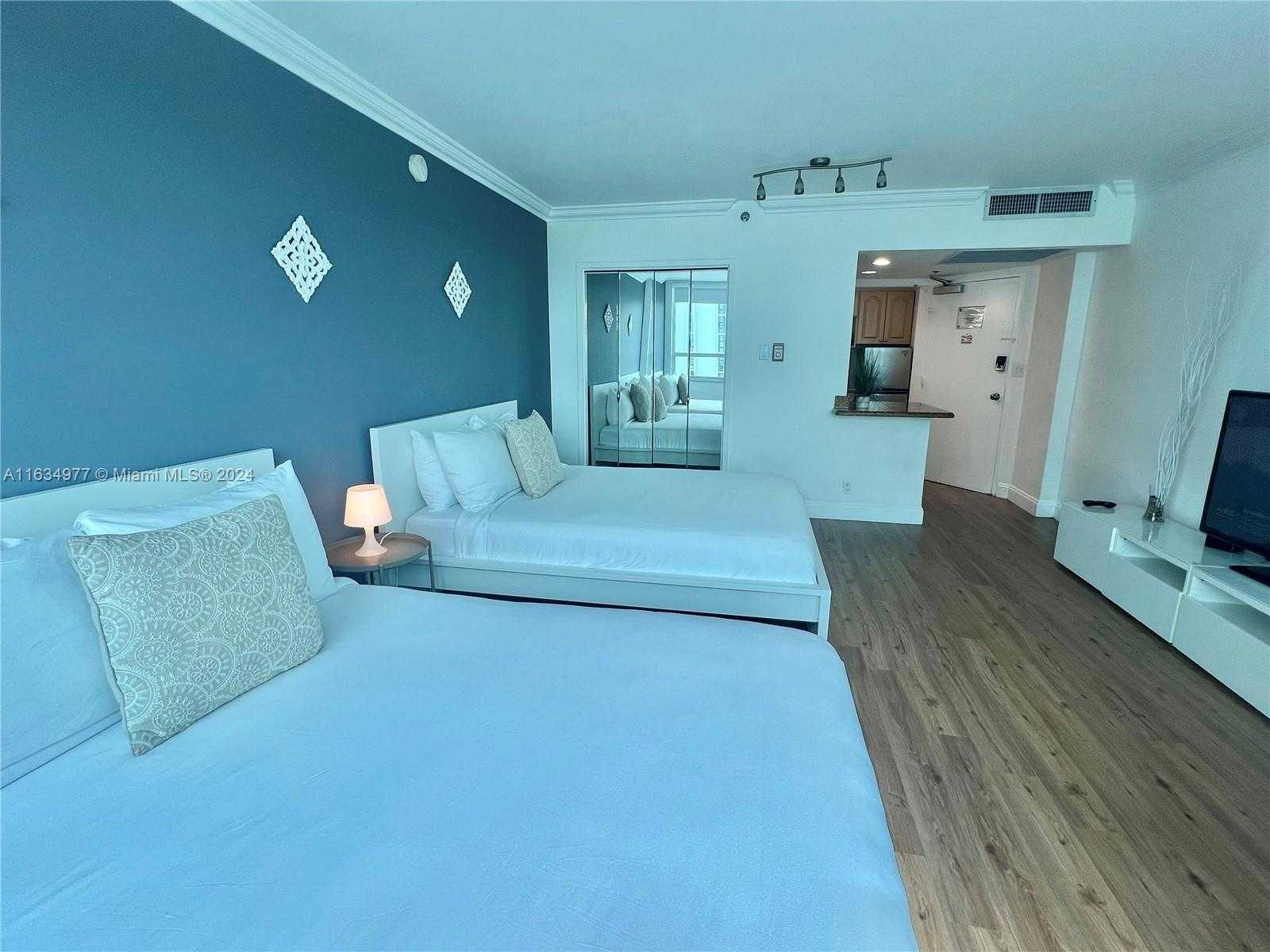 Small Image of 5445 COLLINS AVE #1607, Miami Beach Number 5
