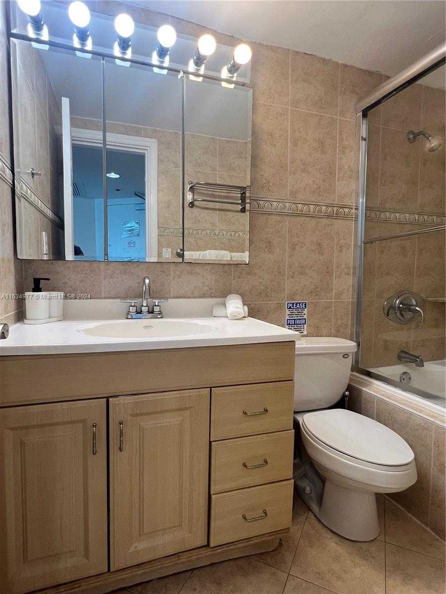 Small Image of 5445 COLLINS AVE #1607, Miami Beach Number 7