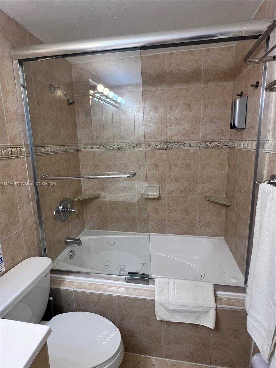 Small Image of 5445 COLLINS AVE #1607, Miami Beach Number 8