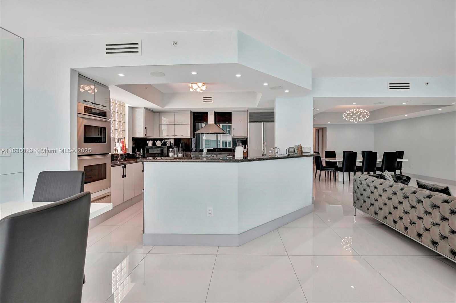 Small Image of 3301 NORTH EAST 183RD ST #1209, Aventura Number 3