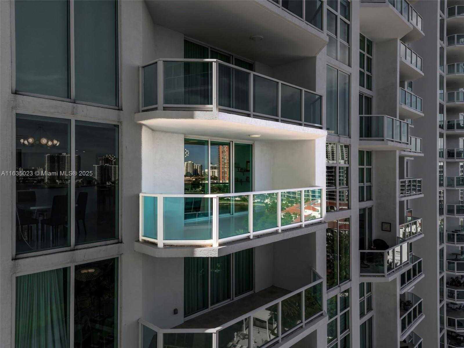 Small Image of 3301 NORTH EAST 183RD ST #1209, Aventura Number 47