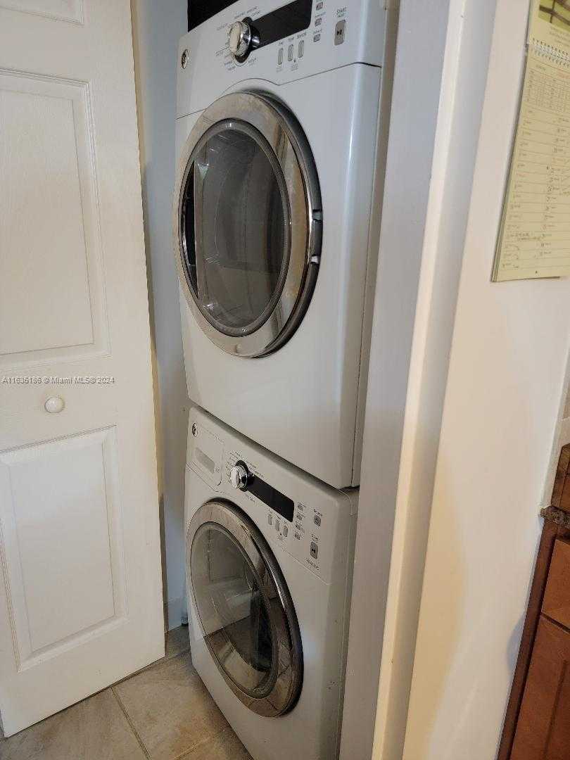 Small Image of 2000 NORTH BAYSHORE DR #226, Miami Number 7