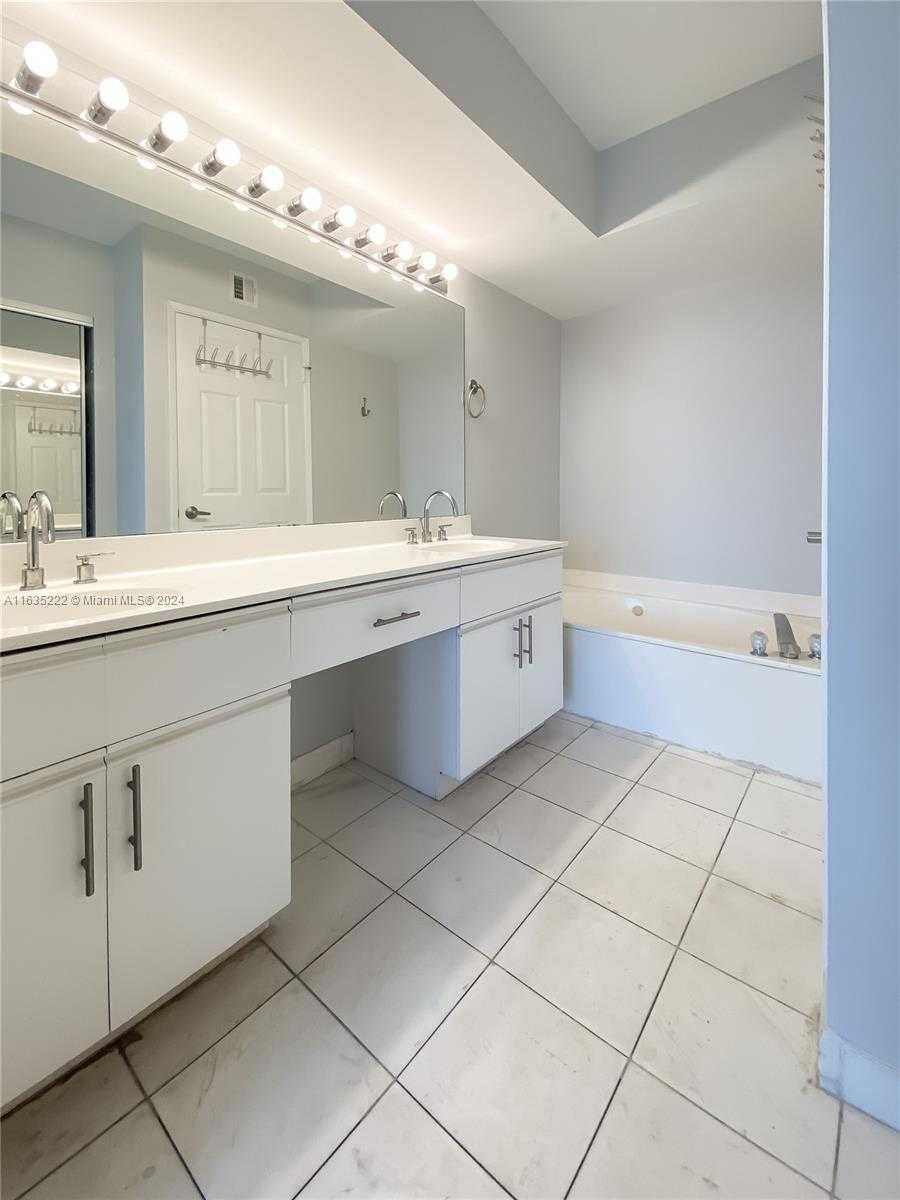 Small Image of 3400 NORTH EAST 192ND ST #LPH7, Aventura Number 9