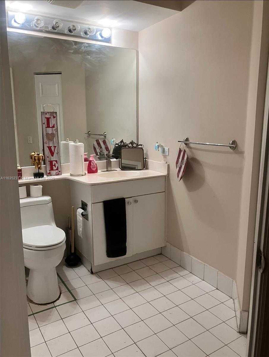 Small Image of 17145 NORTH BAY RD #4108, Sunny Isles Beach Number 36