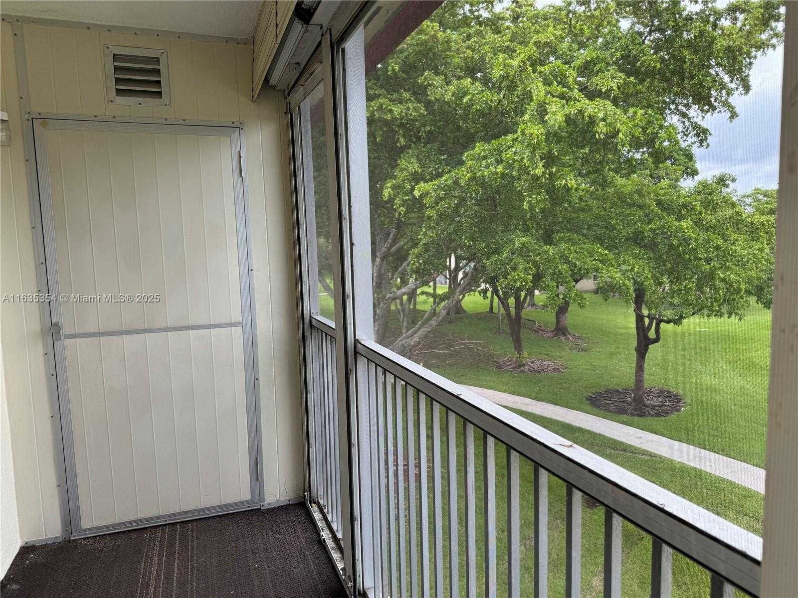 Small Image of 200 SOUTH WEST 132ND WAY #313L, Pembroke Pines Number 11