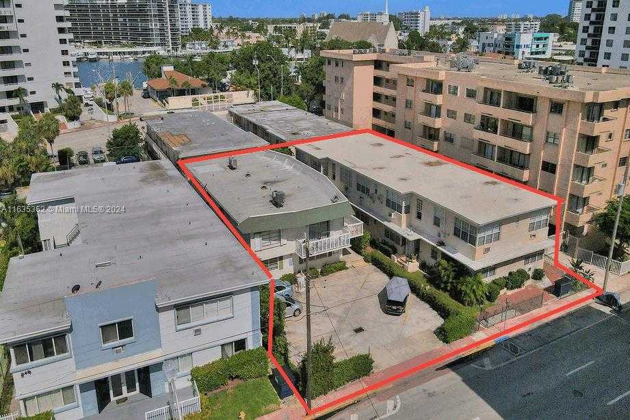 Small Image of 6856 ABBOTT AVE #6, Miami Beach Number 41