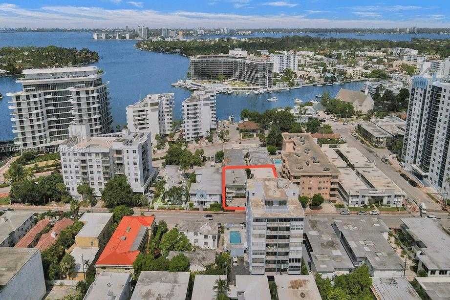 Small Image of 6856 ABBOTT AVE #6, Miami Beach Number 42
