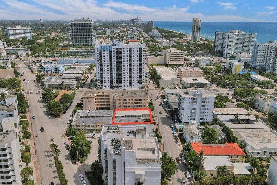 Small Image of 6856 ABBOTT AVE #6, Miami Beach Number 44