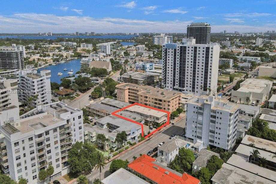 Small Image of 6856 ABBOTT AVE #6, Miami Beach Number 57