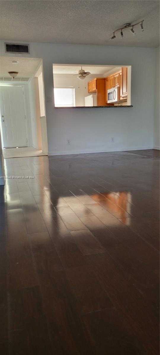 Small Image of 3861 NORTH CARAMBOLA CIR N #2954, Coconut Creek Number 4