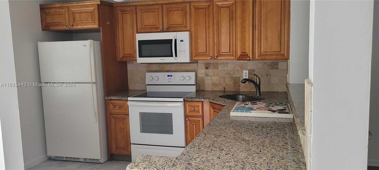 Small Image of 3861 NORTH CARAMBOLA CIR N #2954, Coconut Creek Number 6