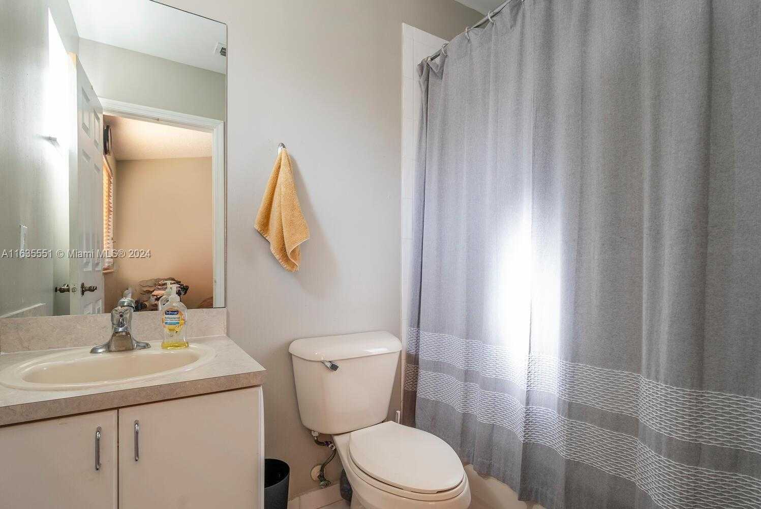 Small Image of 2203 SE 23rd Terrace, Homestead, FL 33035, USA Number 15