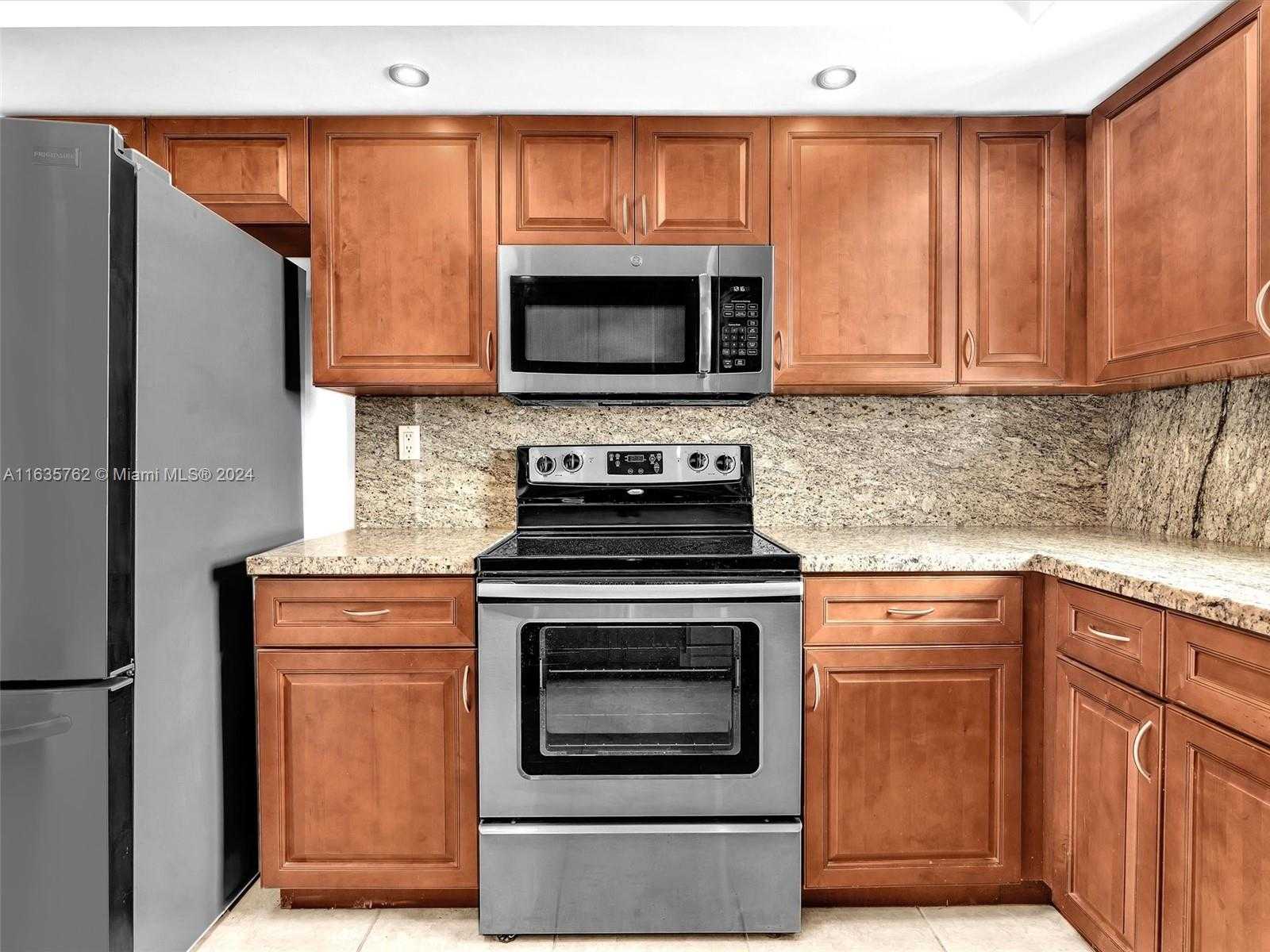 Small Image of 2750 NORTH EAST 183RD ST #1108, Aventura Number 25