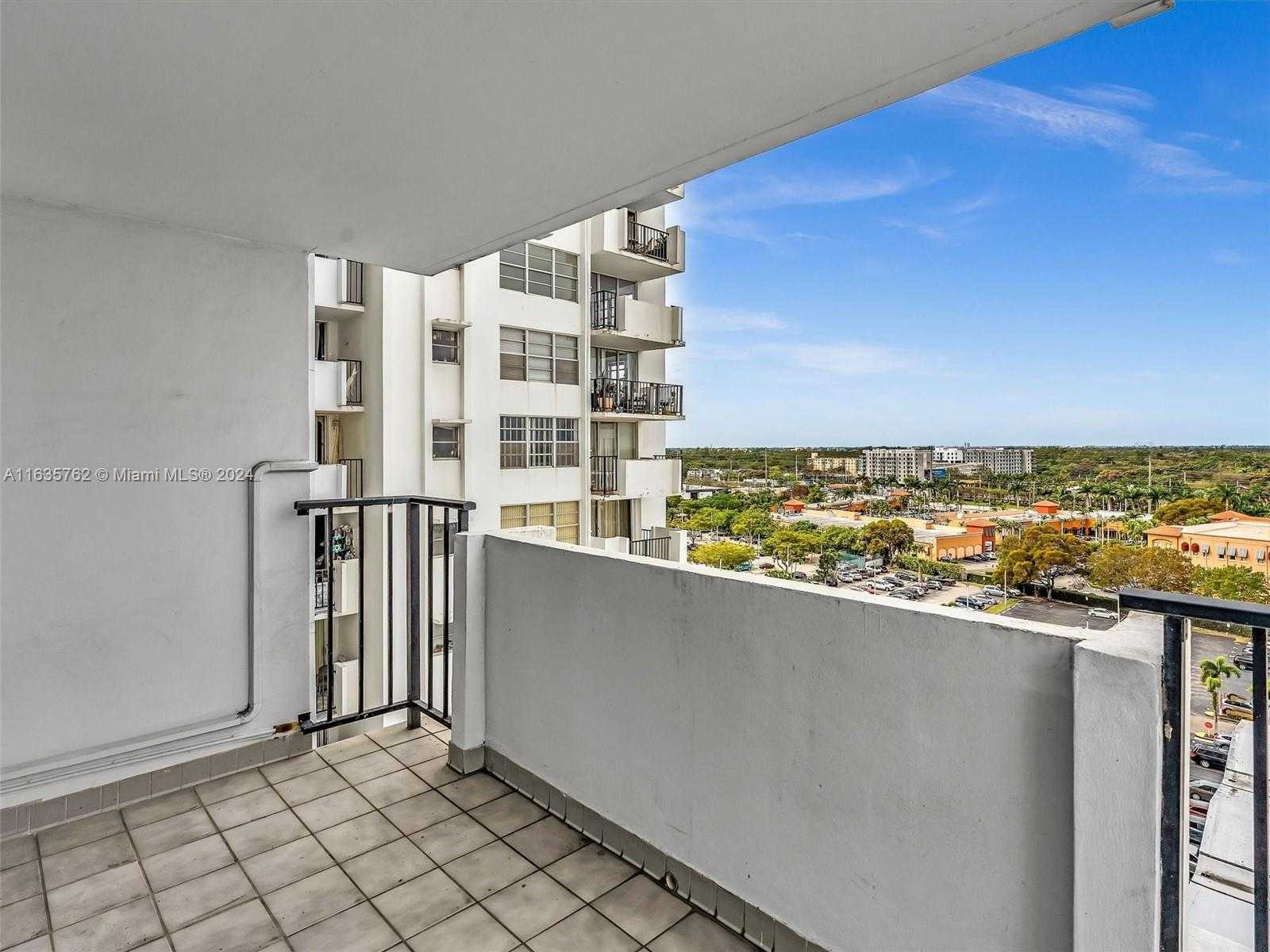 Small Image of 2750 NORTH EAST 183RD ST #1108, Aventura Number 32