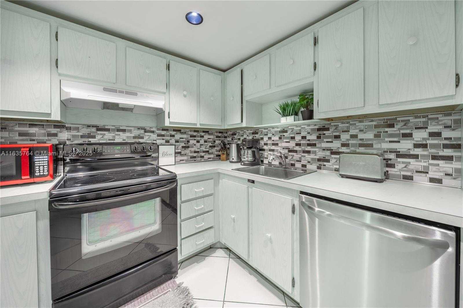 Small Image of 3800 SOUTH OCEAN DR #419, Hollywood Number 6