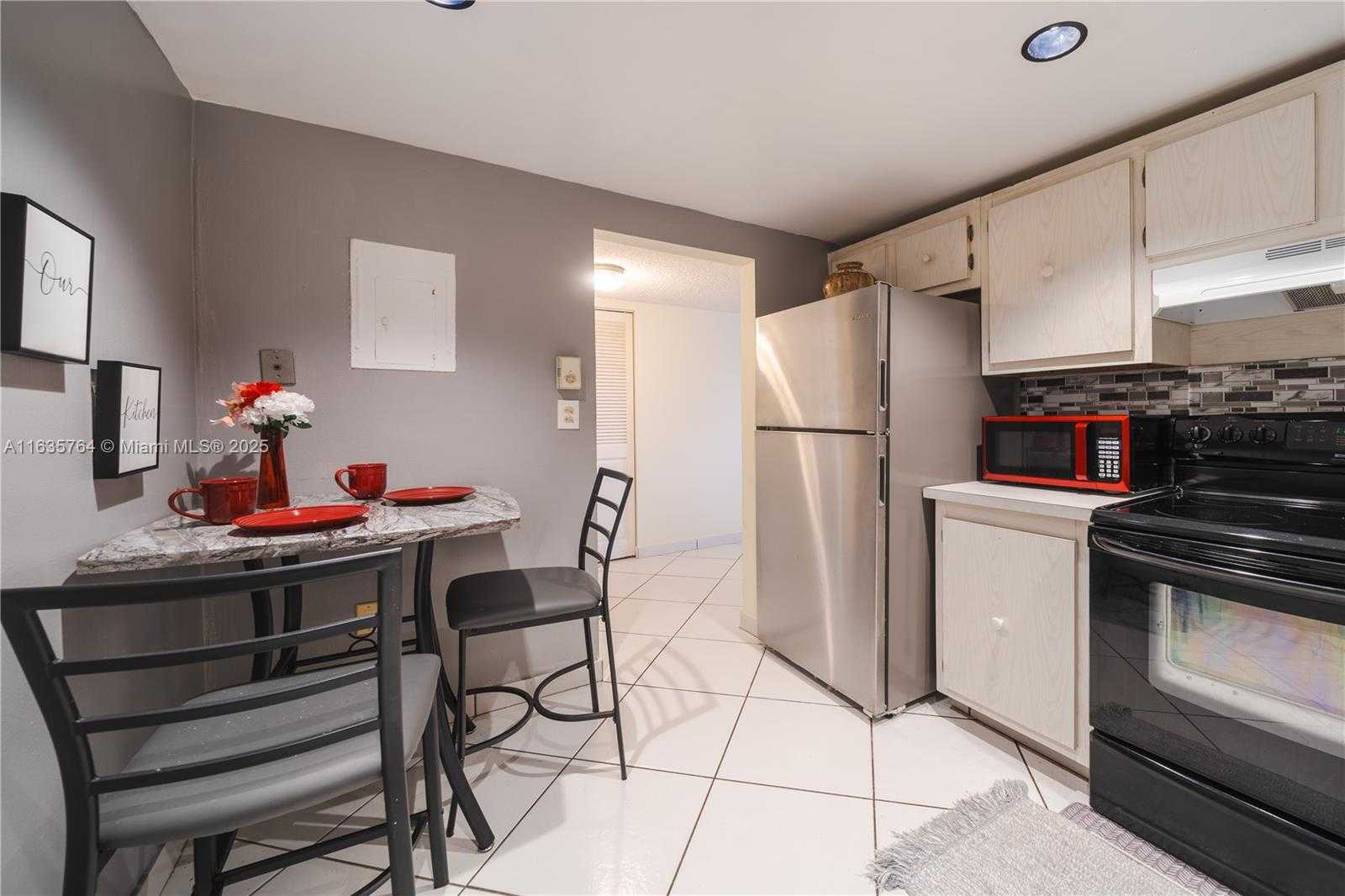 Small Image of 3800 SOUTH OCEAN DR #419, Hollywood Number 7