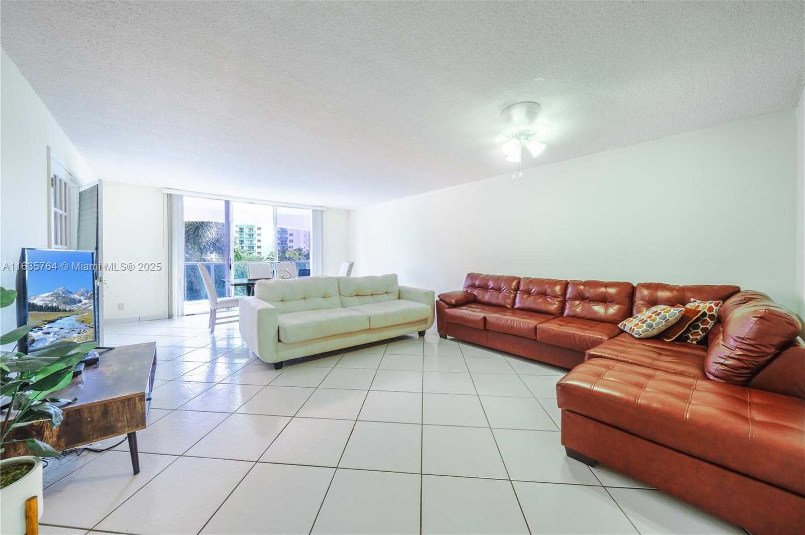 Small Image of 3800 SOUTH OCEAN DR #419, Hollywood Number 9