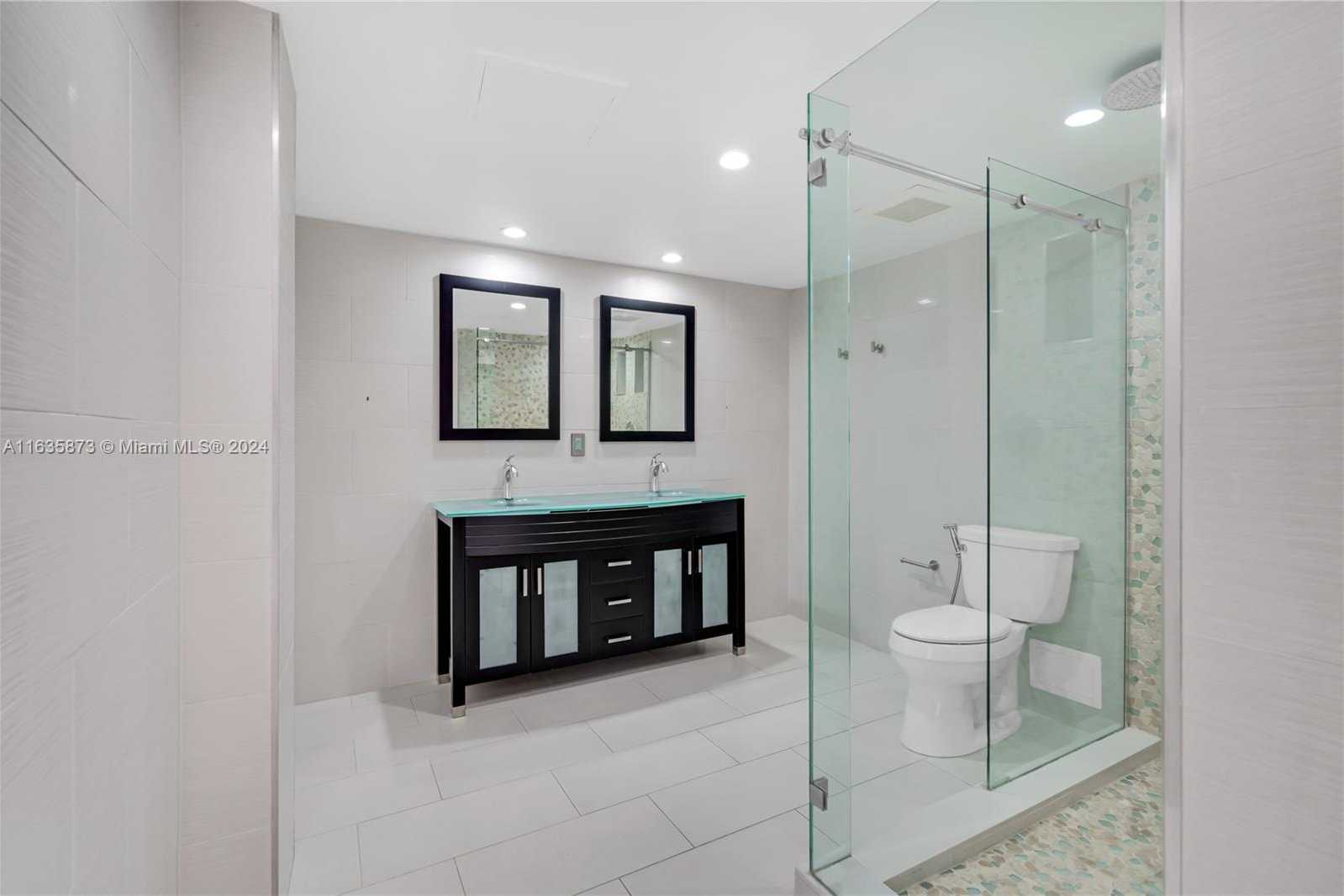 Small Image of 10101 EAST BAY HARBOR DR #608, Bay Harbor Islands Number 32