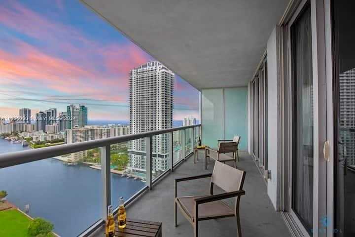 Small Image of 2602 EAST HALLANDALE BEACH BLVD #2706, Hallandale Beach Number 7