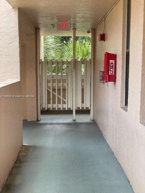 Small Image of 6800 CYPRESS RD #401, Plantation Number 6