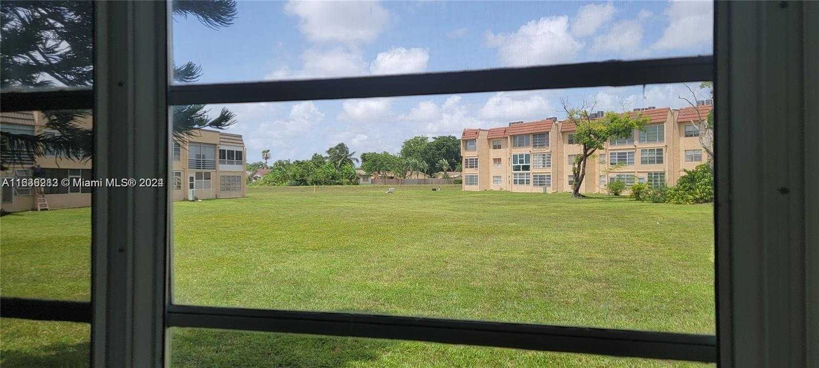 Small Image of 9061 SUNRISE LAKES BLVD #116, Sunrise Number 11