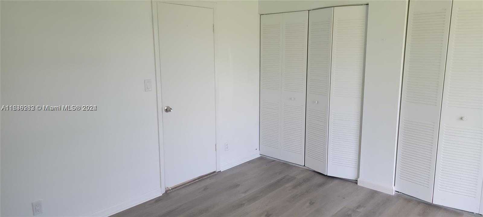 Small Image of 9061 SUNRISE LAKES BLVD #116, Sunrise Number 8