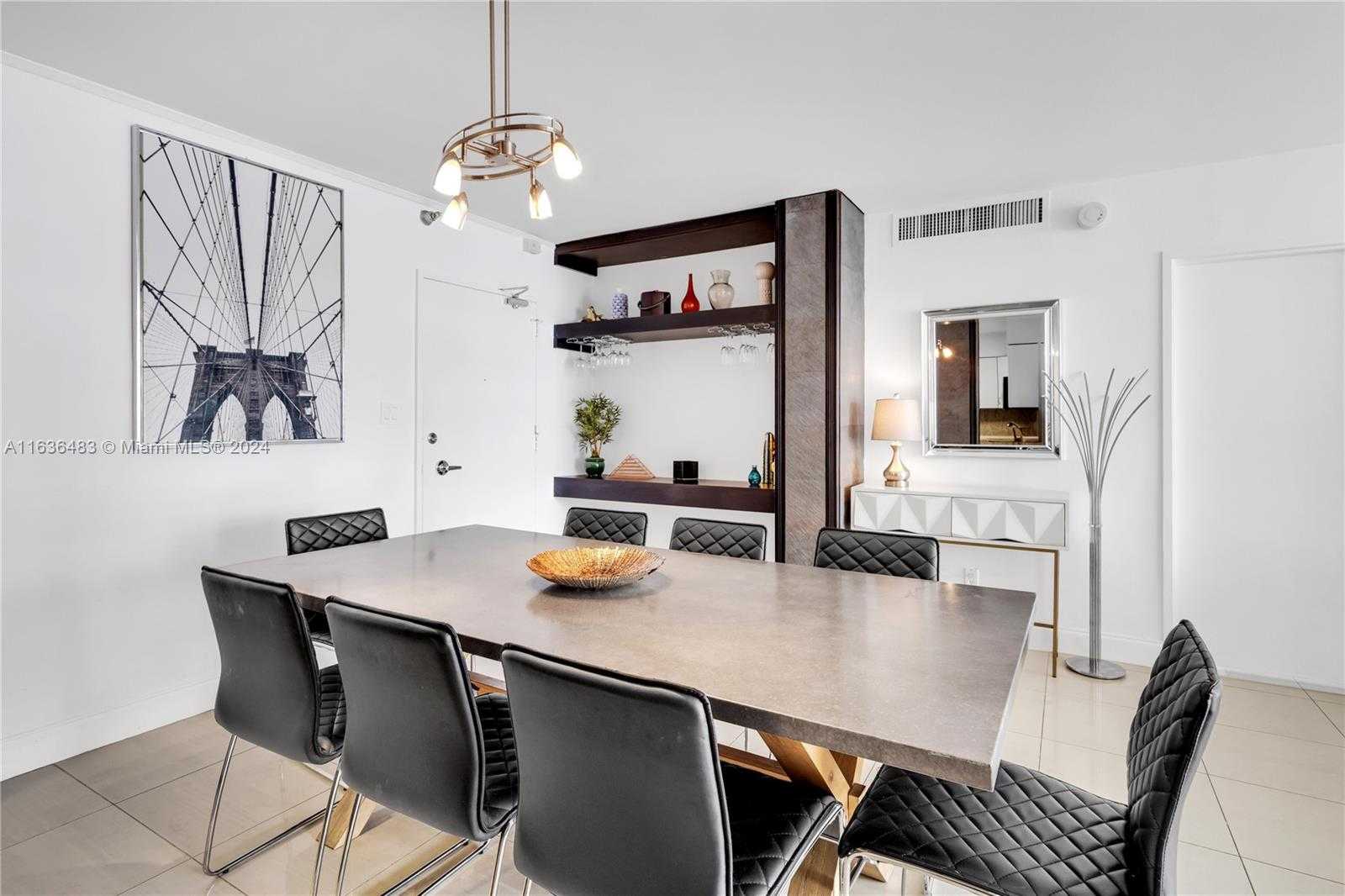 Small Image of 5161 Collins Ave, Miami Beach, FL 33140, USA Number 4
