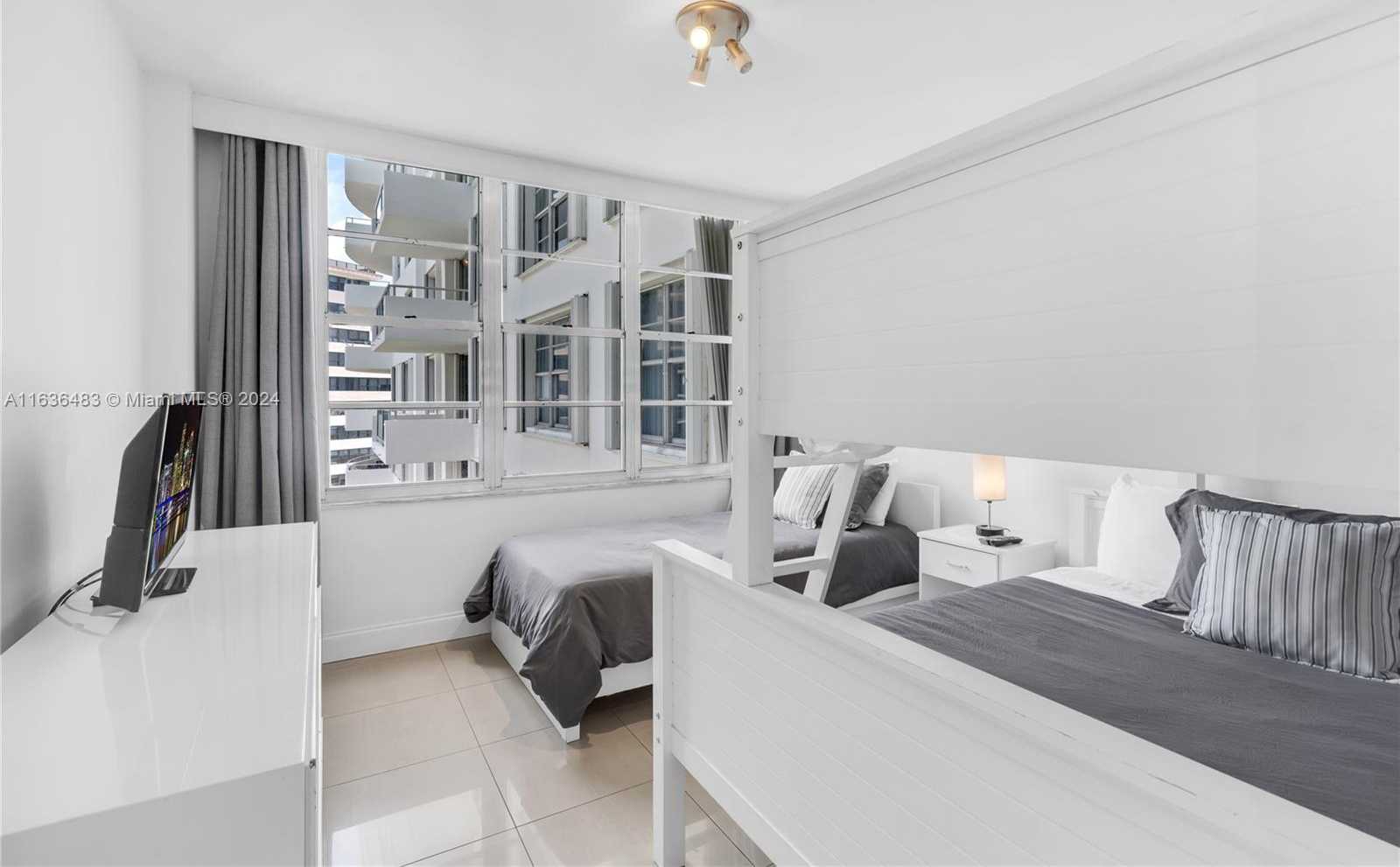 Small Image of 5161 Collins Ave, Miami Beach, FL 33140, USA Number 5