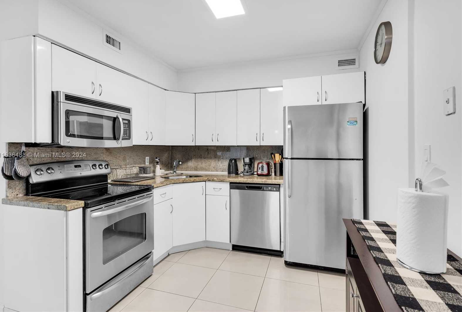 Small Image of 5161 Collins Ave, Miami Beach, FL 33140, USA Number 6