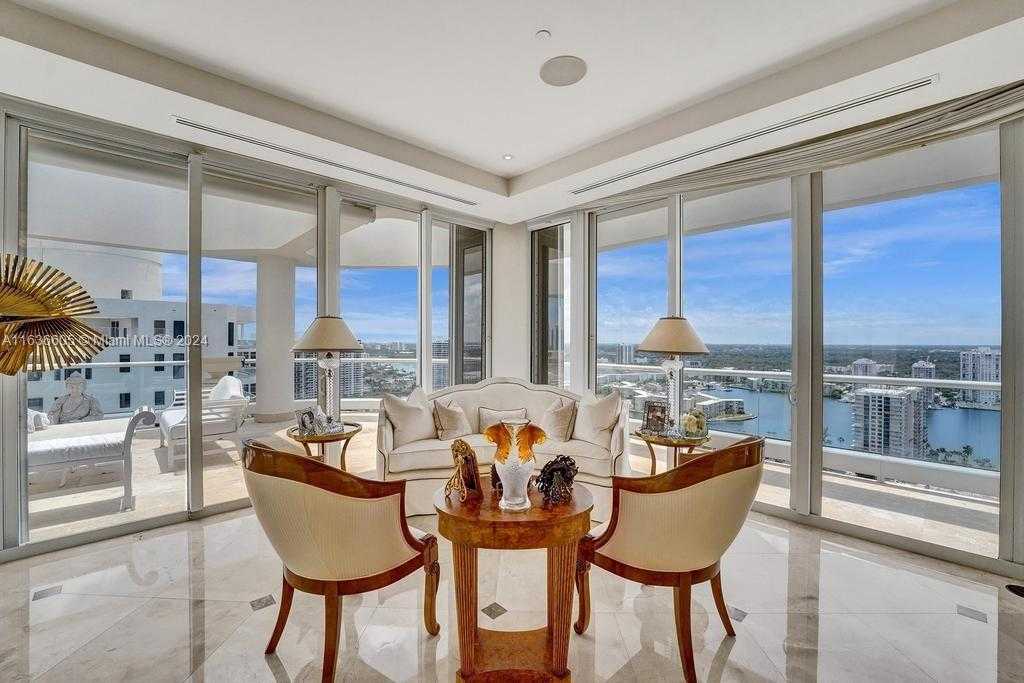 Small Image of 7000 ISLAND BLVD #PH-02, Aventura Number 11