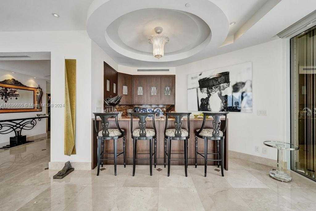 Small Image of 7000 ISLAND BLVD #PH-02, Aventura Number 15