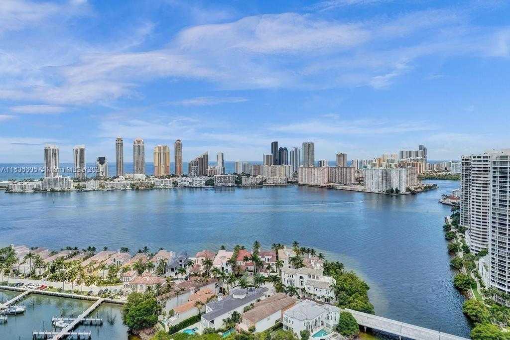 Small Image of 7000 ISLAND BLVD #PH-02, Aventura Number 25
